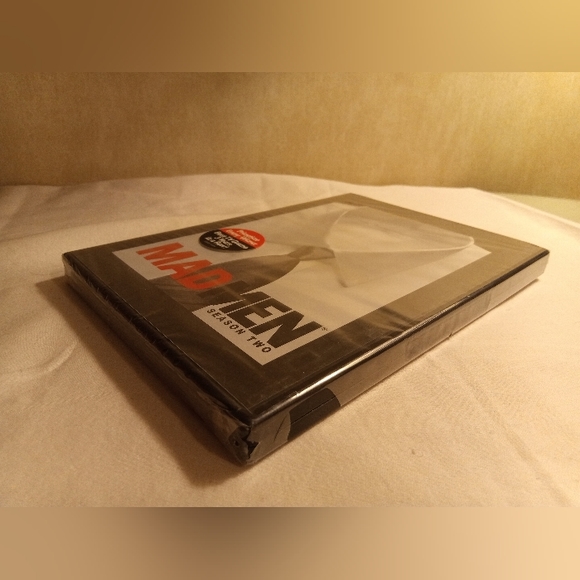 Mad Men Season 2 DVD / 4 disc set - NEW - Picture 3 of 8